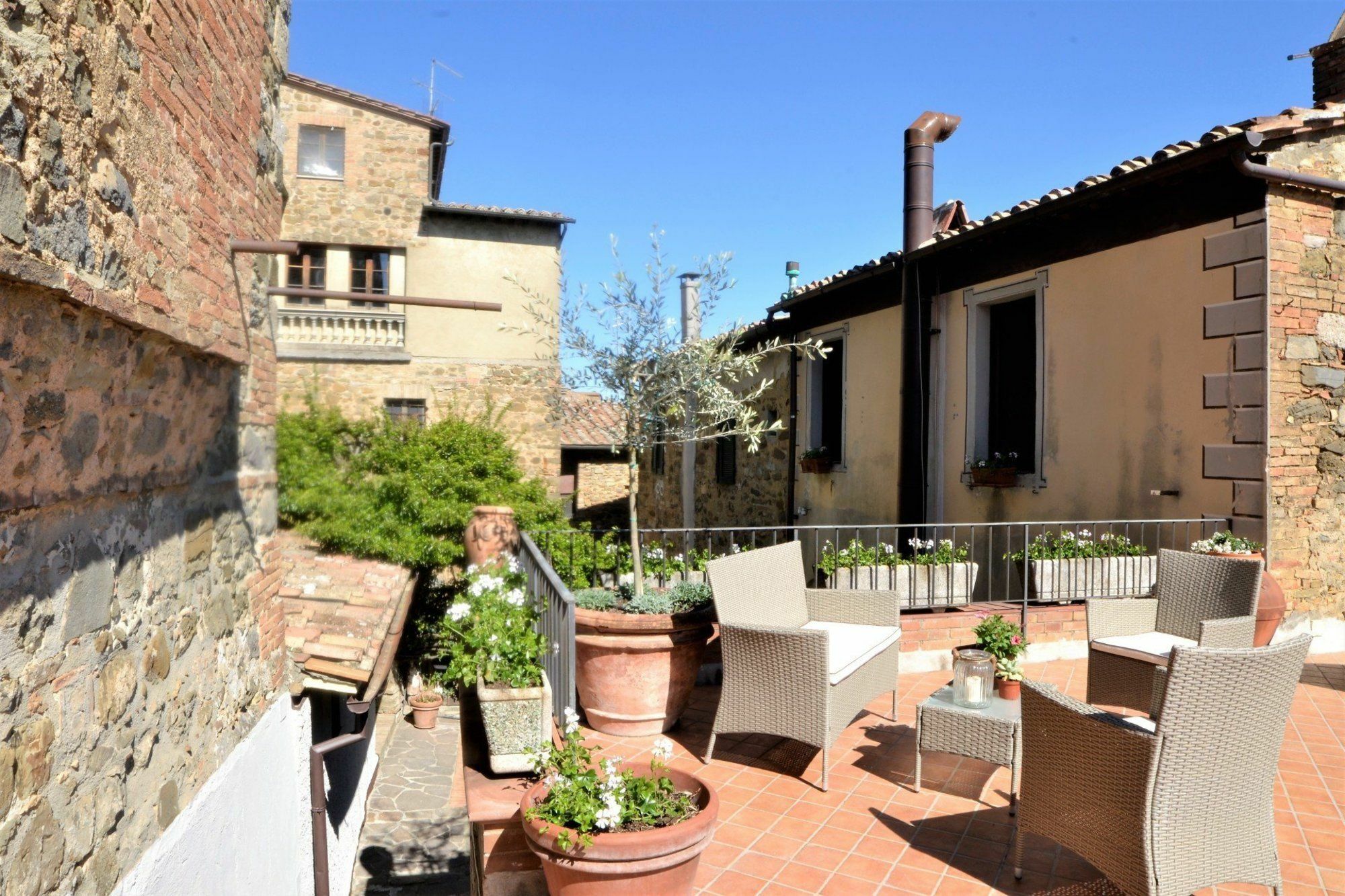 Bed and Breakfast Il Palazzo Boutique Montalcino Esterno foto